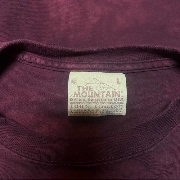 The Mountain maroon red stonewash graphic tee tshirt wolf design Bragg Creek - Picture 4 of 4